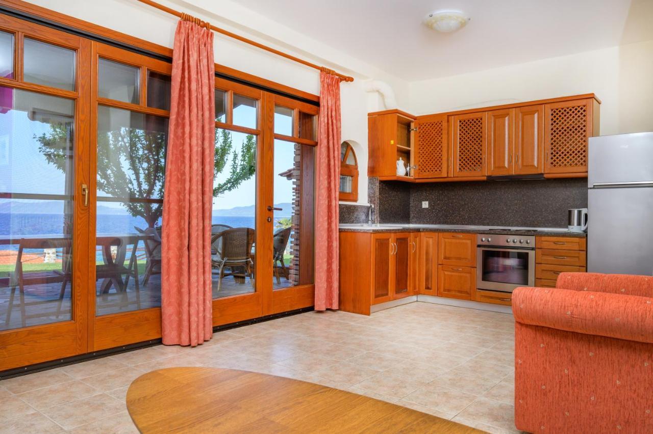 לריסוס Mpalmpanas Villas מראה חיצוני תמונה